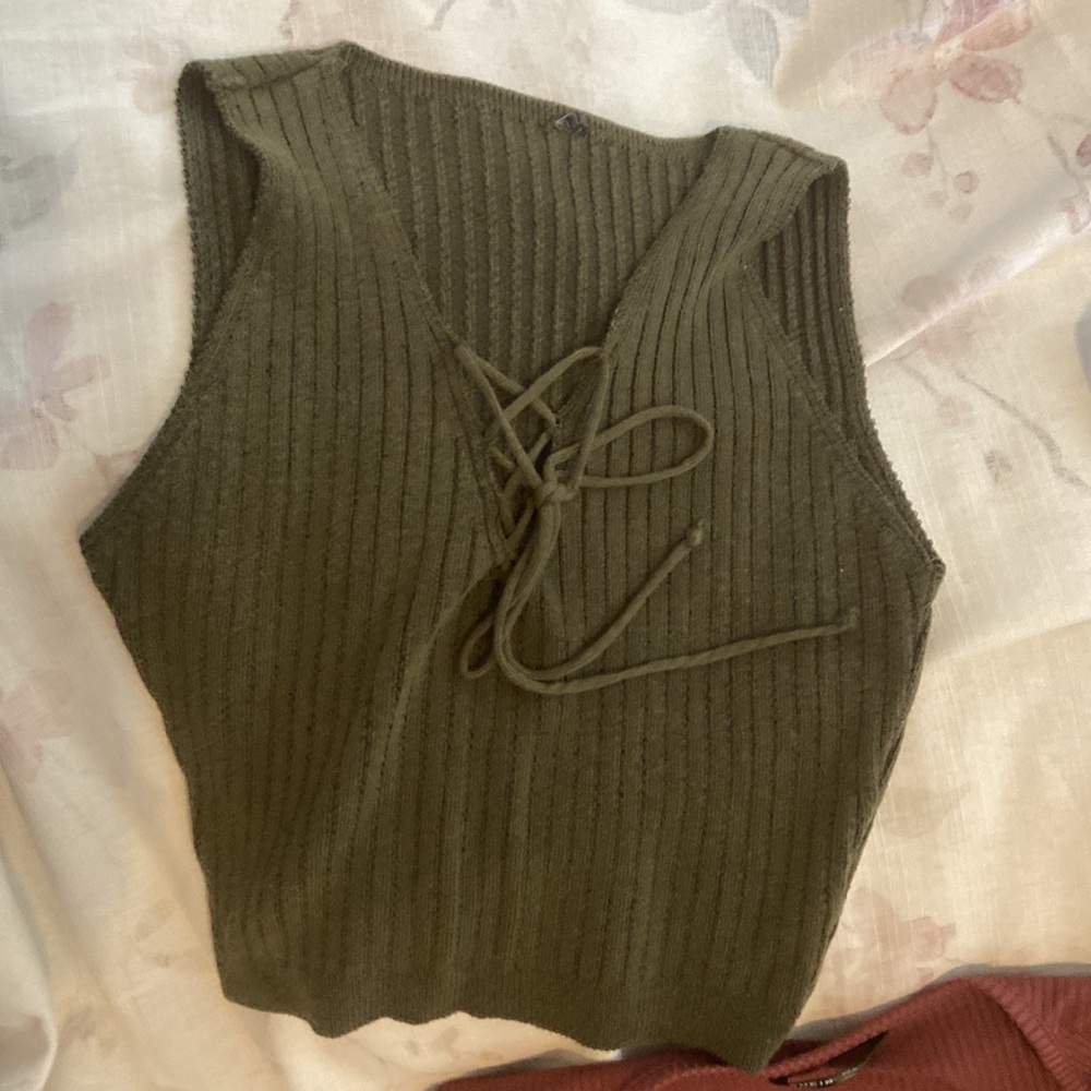 DEAL $$ Crop Tops XS 10 (TEN)Crop Tops DEAL $$ - Picture 12 of 12